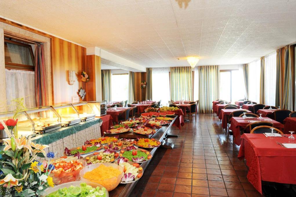 Park Hotel Jolanda San Zeno di Montagna Luaran gambar