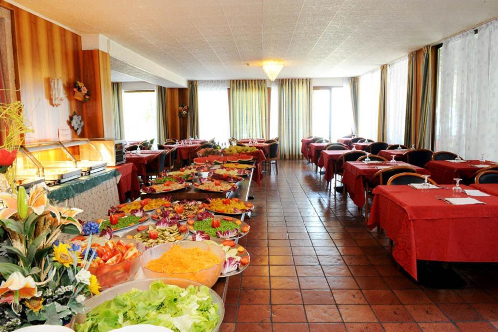 Park Hotel Jolanda San Zeno di Montagna Luaran gambar