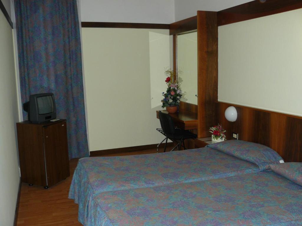 Park Hotel Jolanda San Zeno di Montagna Luaran gambar