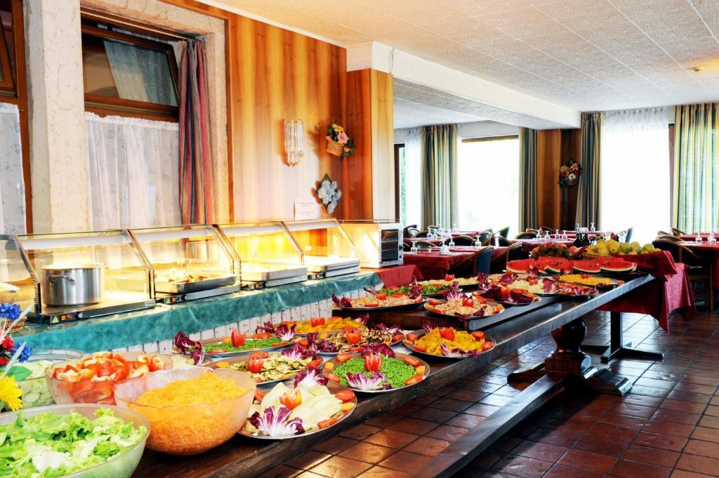 Park Hotel Jolanda San Zeno di Montagna Luaran gambar