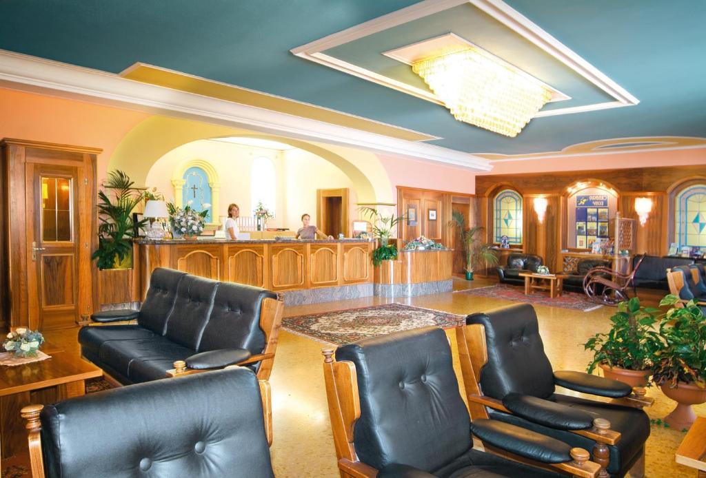 Park Hotel Jolanda San Zeno di Montagna Luaran gambar