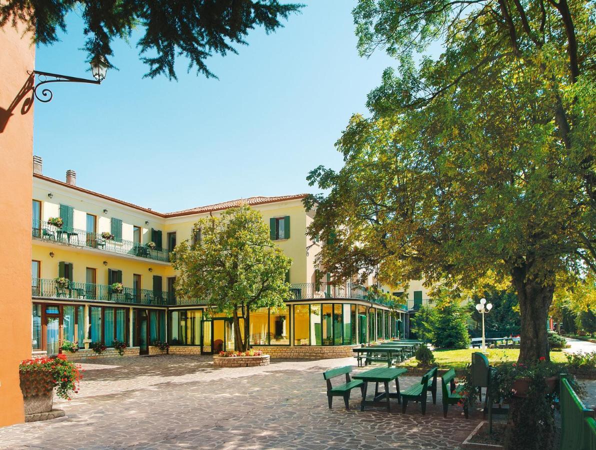Park Hotel Jolanda San Zeno di Montagna Luaran gambar